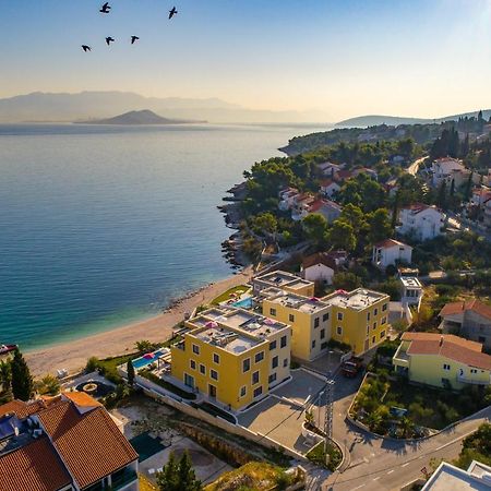 Acadia Beach Villas & Apartments Slatine Zewnętrze zdjęcie